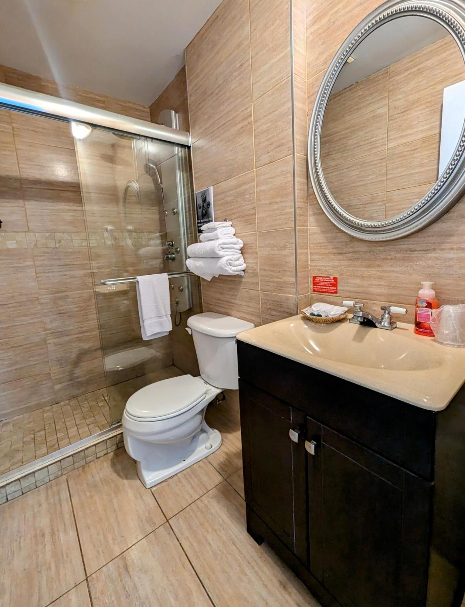 Motel Des Pentes Et Suites Saint-Sauveur Ngoại thất bức ảnh