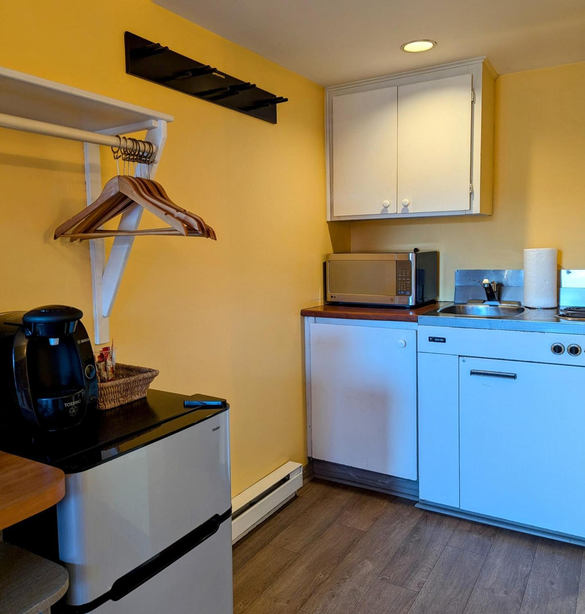 Motel Des Pentes Et Suites Saint-Sauveur Ngoại thất bức ảnh