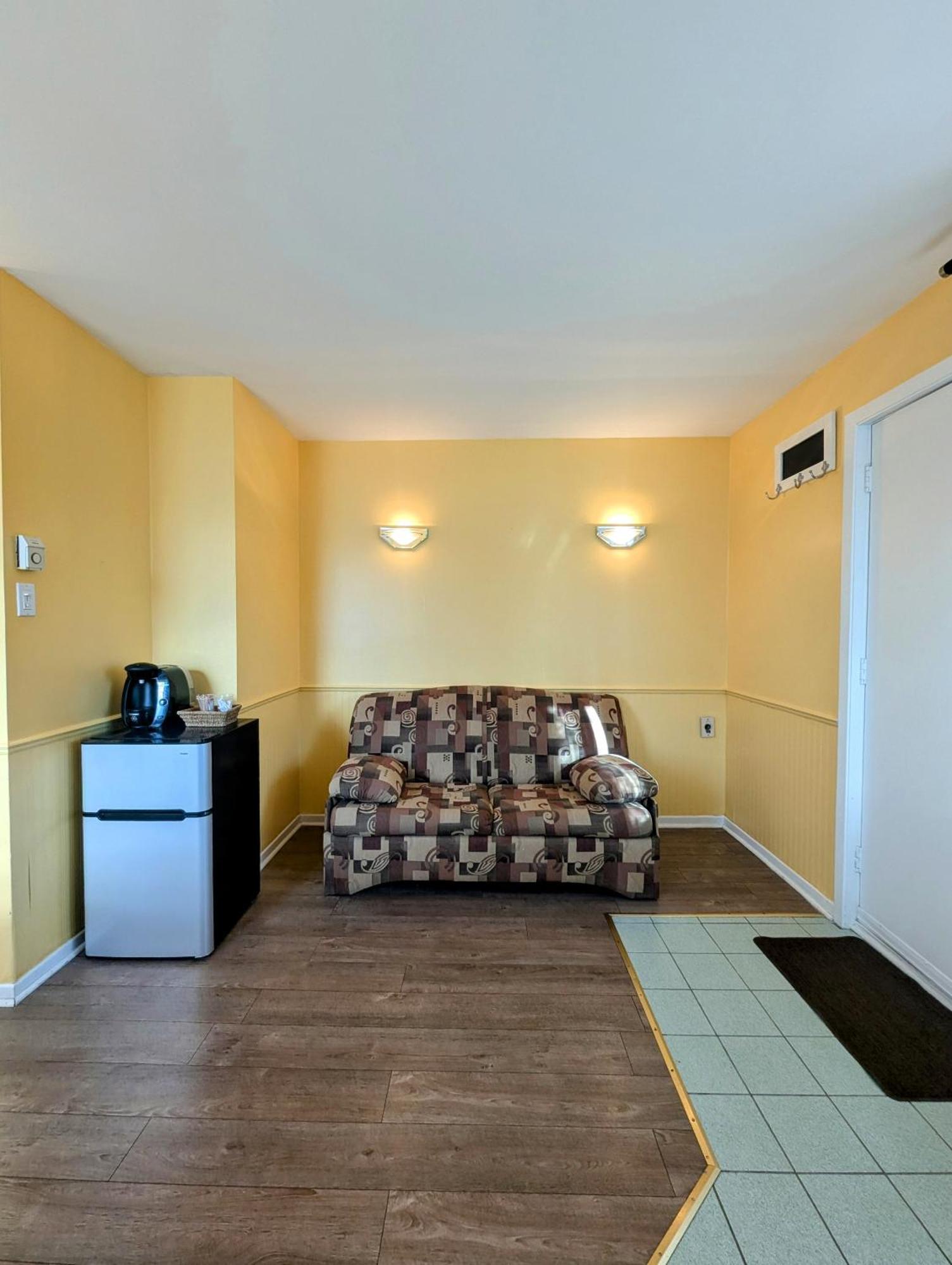 Motel Des Pentes Et Suites Saint-Sauveur Ngoại thất bức ảnh