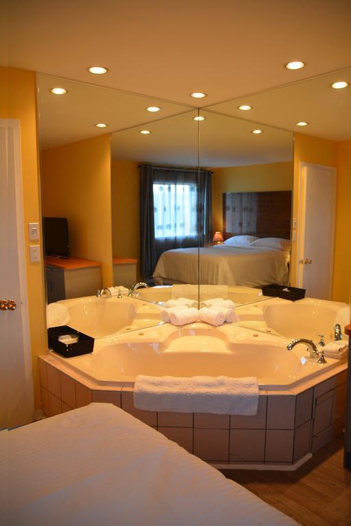 Motel Des Pentes Et Suites Saint-Sauveur Ngoại thất bức ảnh
