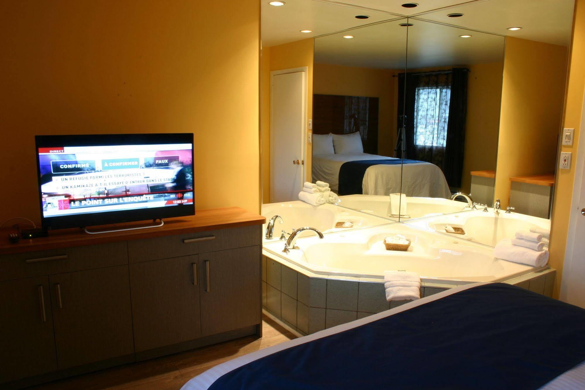 Motel Des Pentes Et Suites Saint-Sauveur Ngoại thất bức ảnh